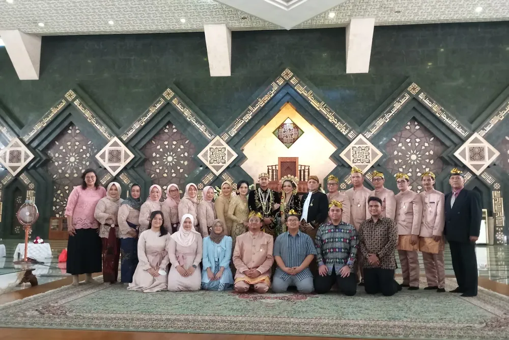 Masjid-Agung-At-Tin-3