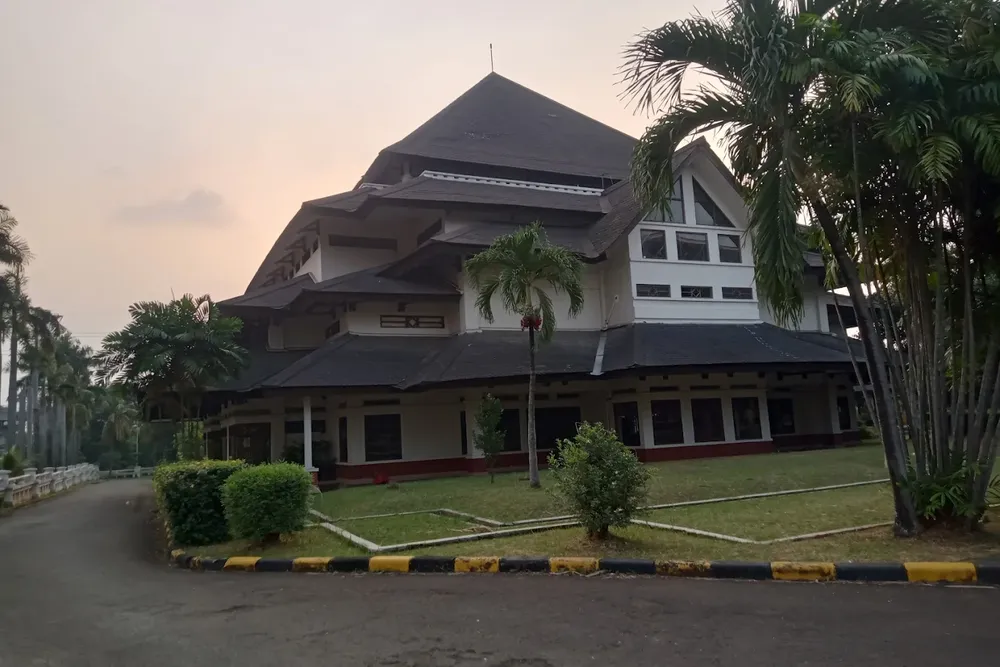 Padepokan-Pencak-Silat-TMII-1